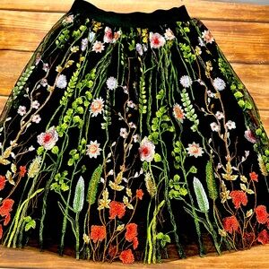Embroidered skirt